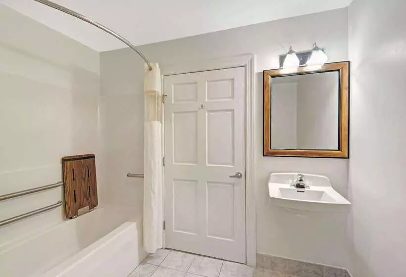 ホテル Days Inn By Wyndham Ridgefield