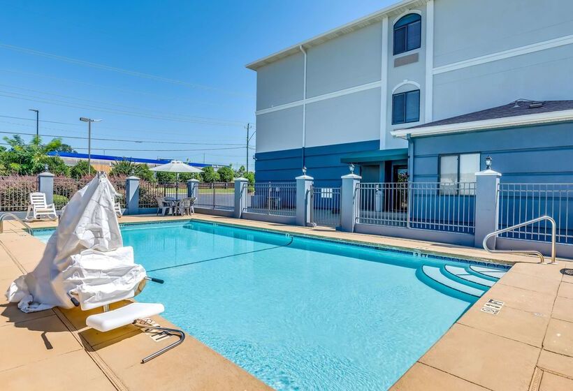 فندق Days Inn & Suites By Wyndham Prattville Montgomery