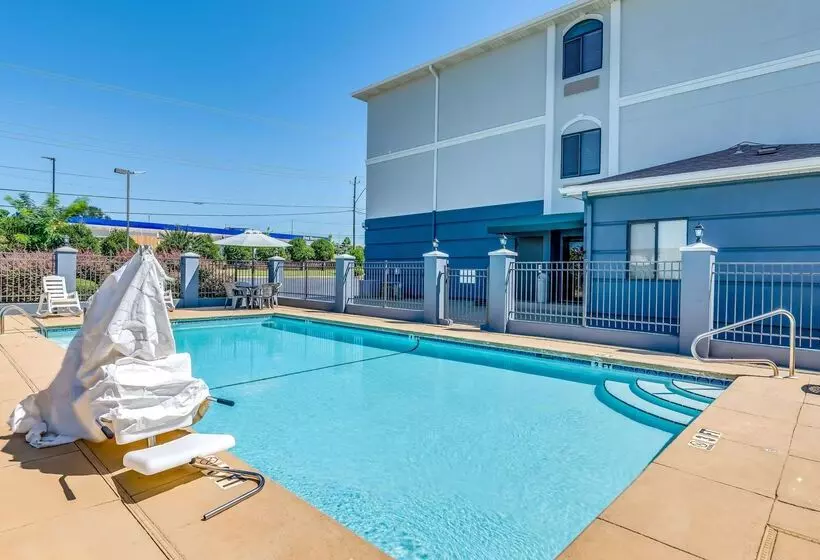 ホテル Days Inn & Suites By Wyndham Prattville Montgomery