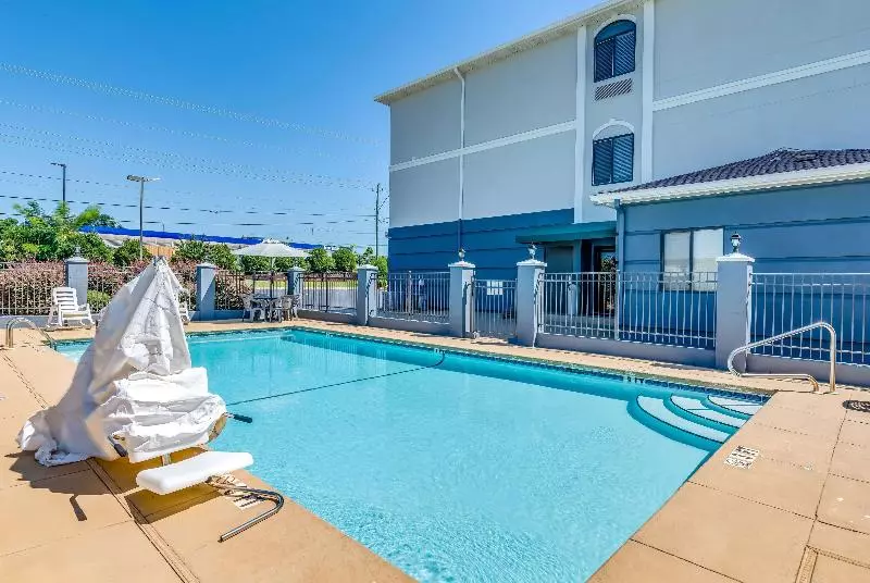 ホテル Days Inn & Suites By Wyndham Prattville Montgomery