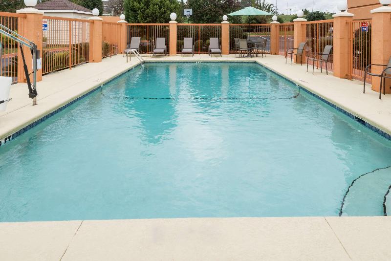 فندق Days Inn & Suites By Wyndham Prattville Montgomery