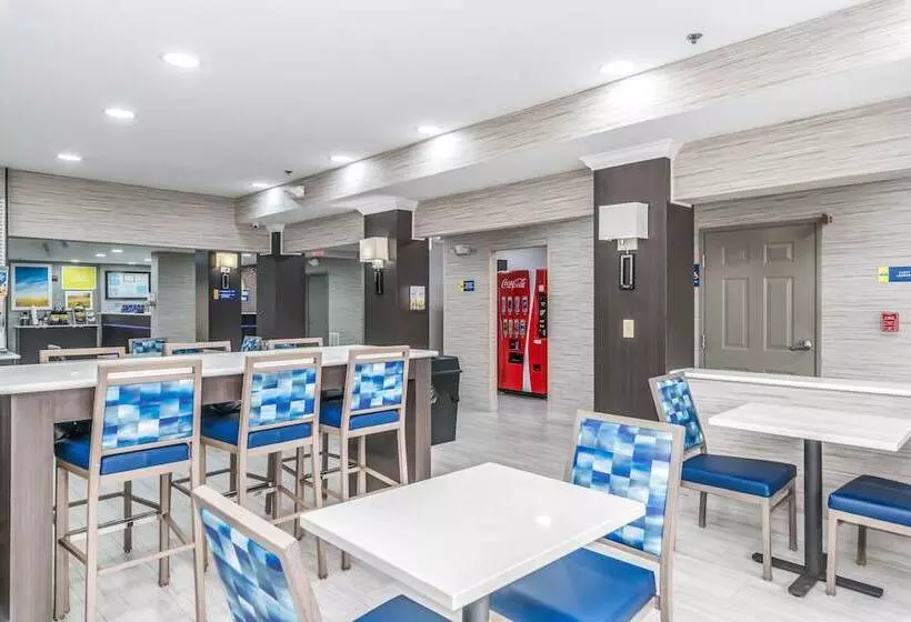 ホテル Days Inn & Suites By Wyndham Prattville Montgomery