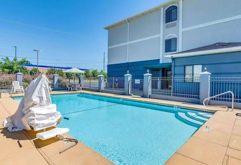 ホテル Days Inn & Suites By Wyndham Prattville Montgomery