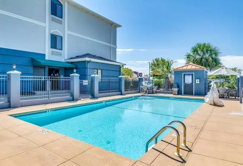 ホテル Days Inn & Suites By Wyndham Prattville Montgomery