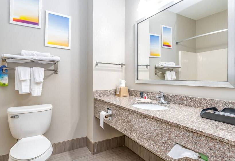 فندق Days Inn & Suites By Wyndham Prattville Montgomery