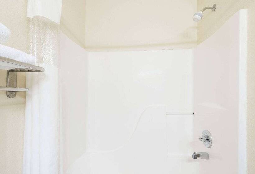 فندق Days Inn & Suites By Wyndham Prattville Montgomery