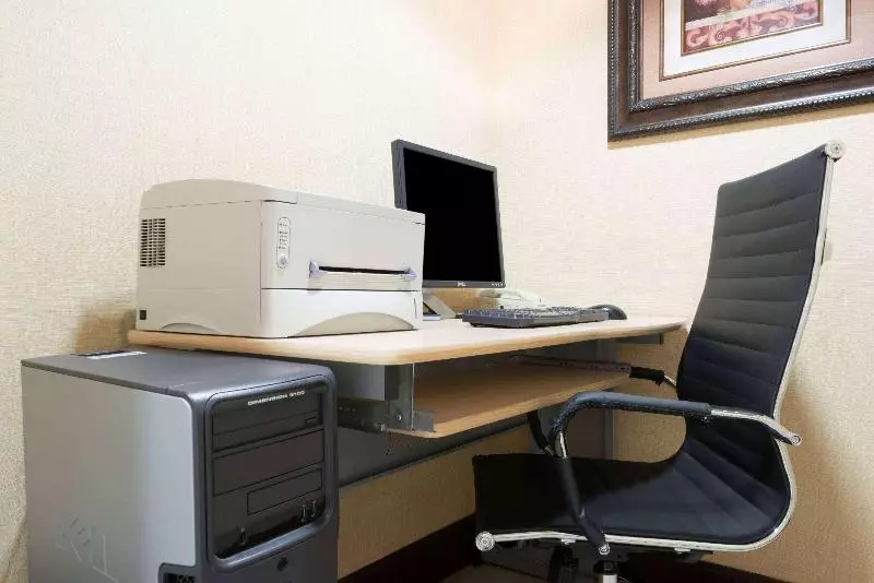 ホテル Days Inn & Suites By Wyndham Prattville Montgomery