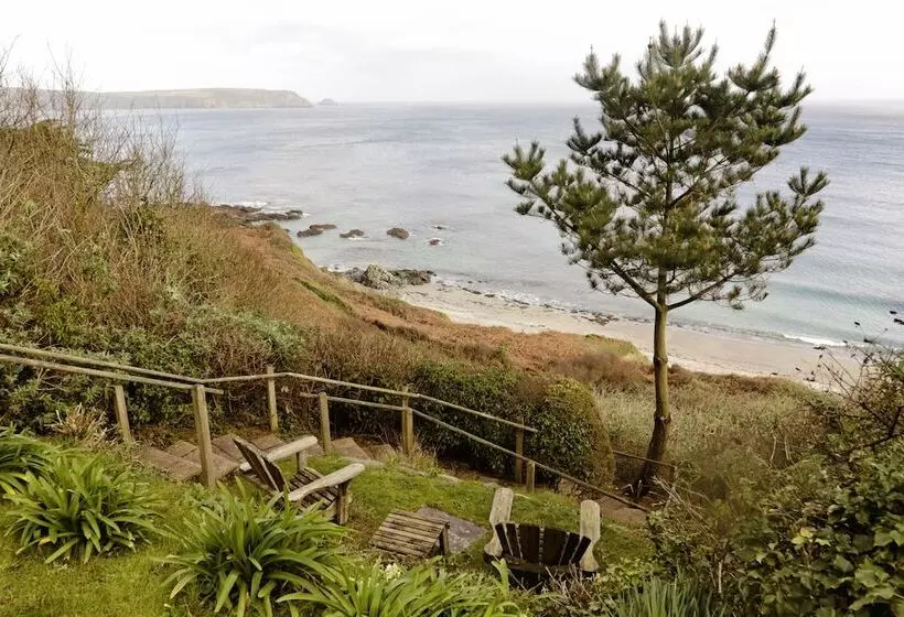 Hotel Driftwood