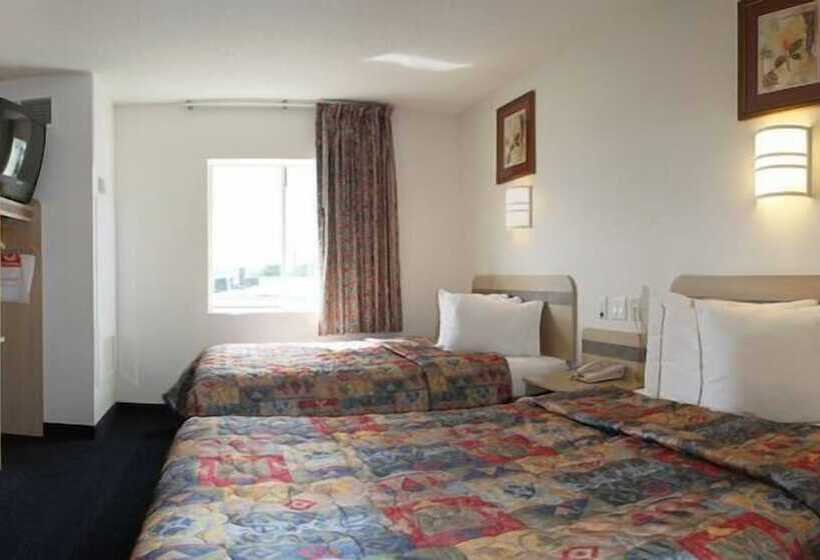 בית מלון כפרי Econo Lodge Morristown