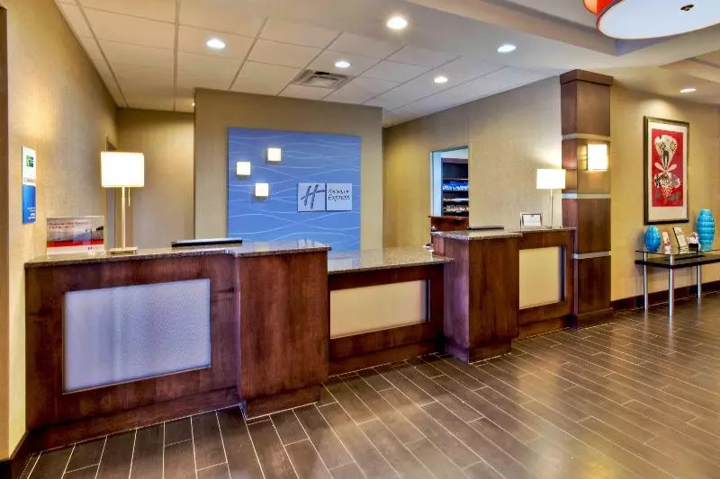 호텔 Holiday Inn Express & Suites Oak Ridge, An Ihg