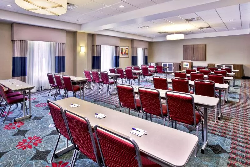 호텔 Holiday Inn Express & Suites Oak Ridge, An Ihg