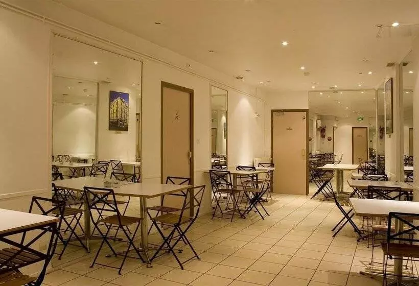 Hotel Ours Blanc  Place Victor Hugo