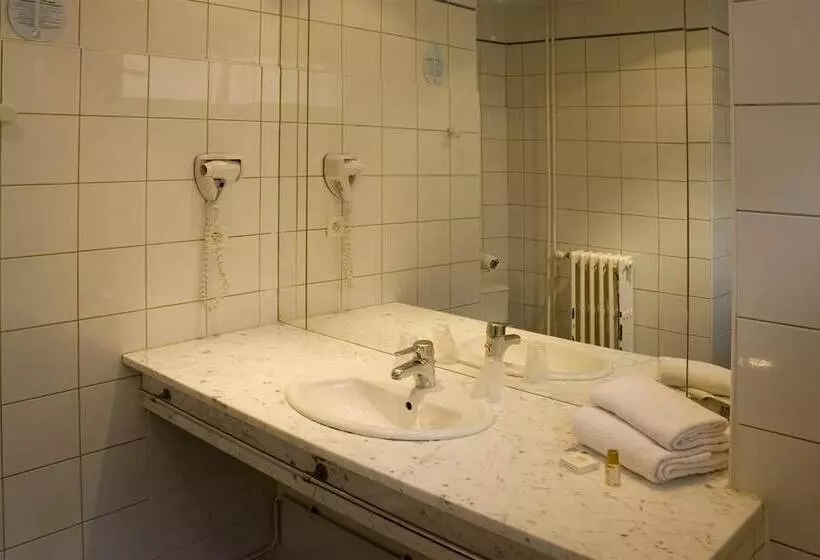 Hotel Ours Blanc  Place Victor Hugo