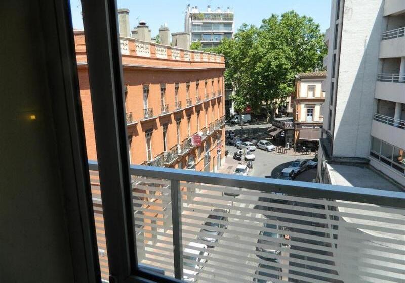 فندق Ours Blanc  Place Victor Hugo