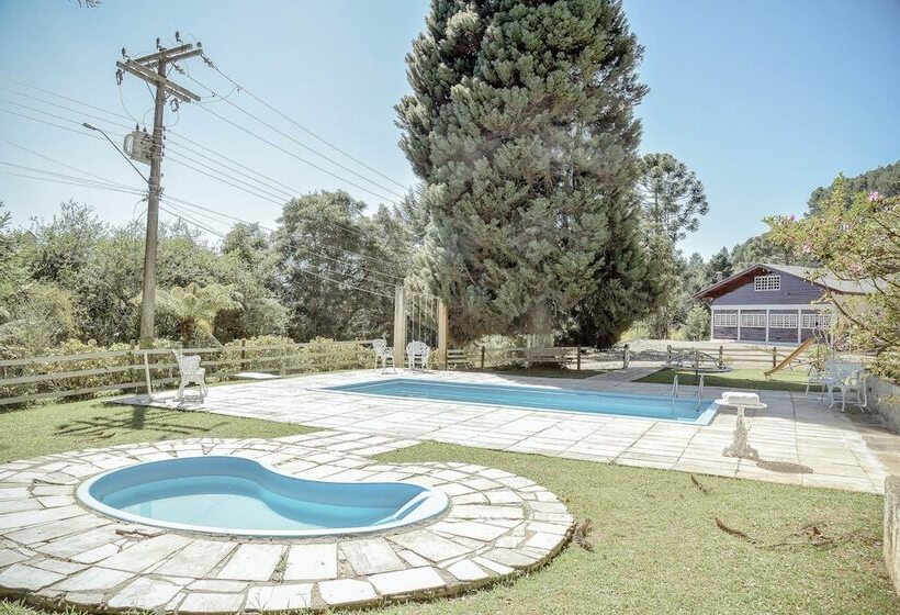 هتل Refugio Alpino