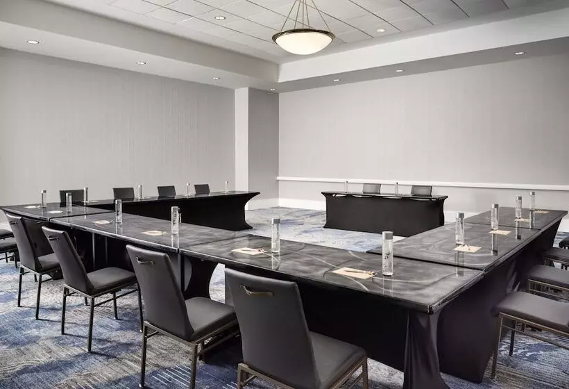 هتل Renaissance Portsmouthnorfolk Waterfront