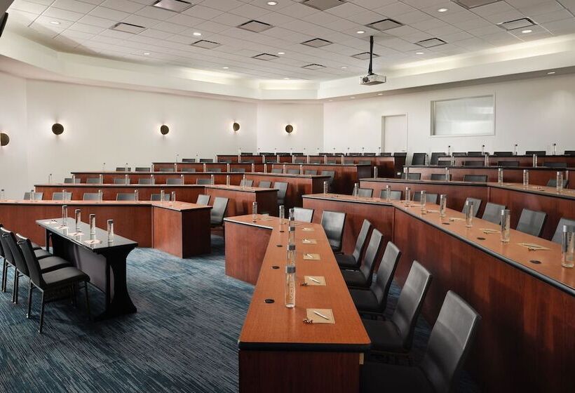 فندق Renaissance Portsmouthnorfolk Waterfront