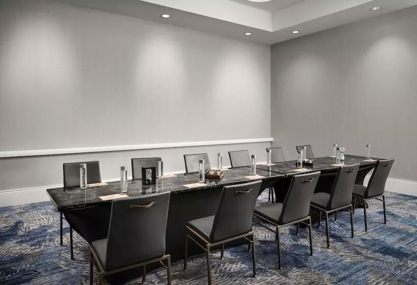 هتل Renaissance Portsmouthnorfolk Waterfront