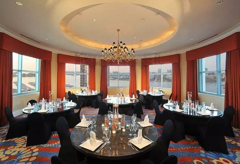 هتل Renaissance Portsmouthnorfolk Waterfront
