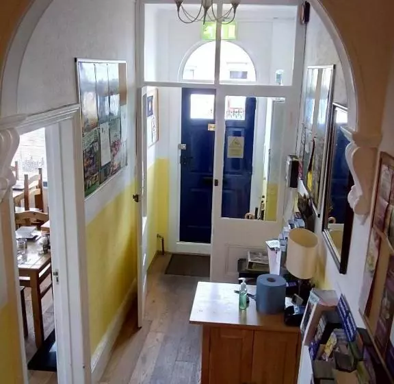 בית מלון כפרי Seamore Guest House