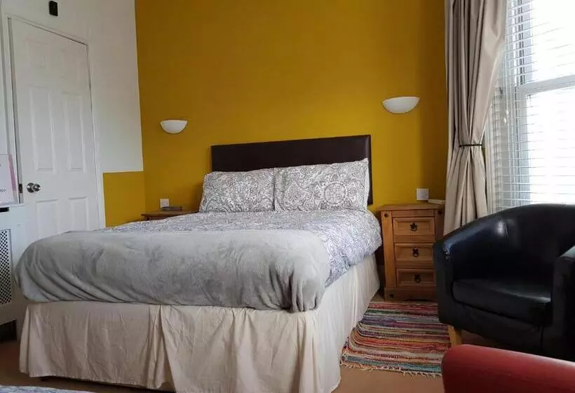 בית מלון כפרי Seamore Guest House