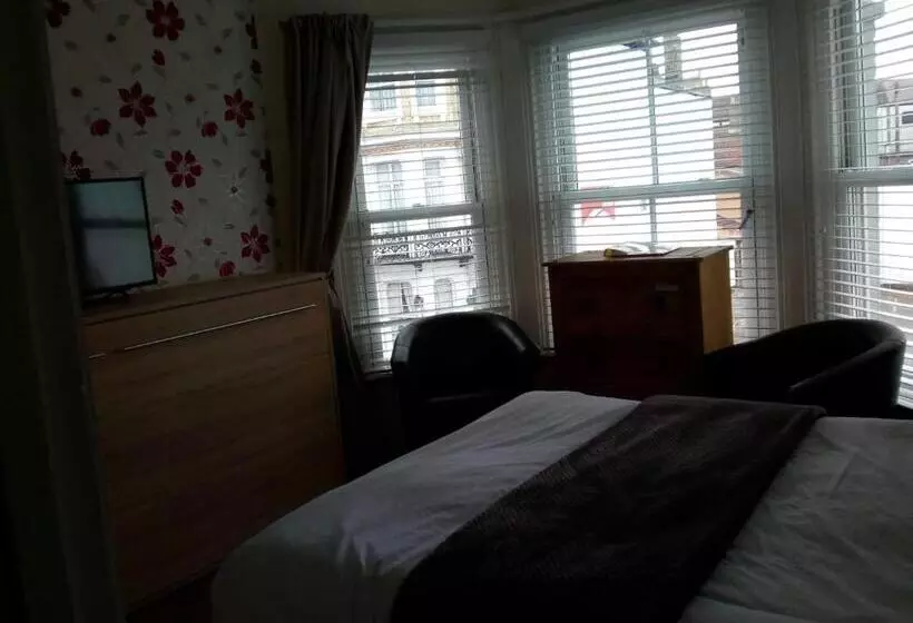 בית מלון כפרי Seamore Guest House