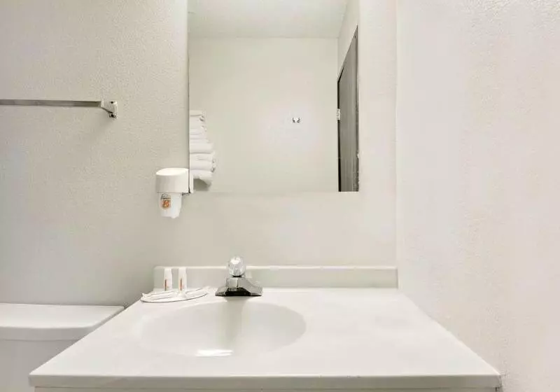 酒店 Super 8 By Wyndham Marshall