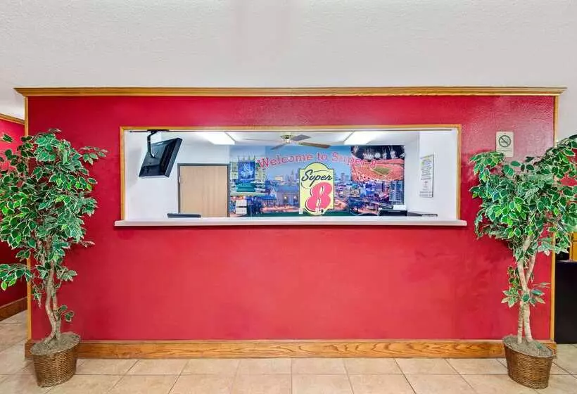 Отель Super 8 By Wyndham Riverside/kansas City
