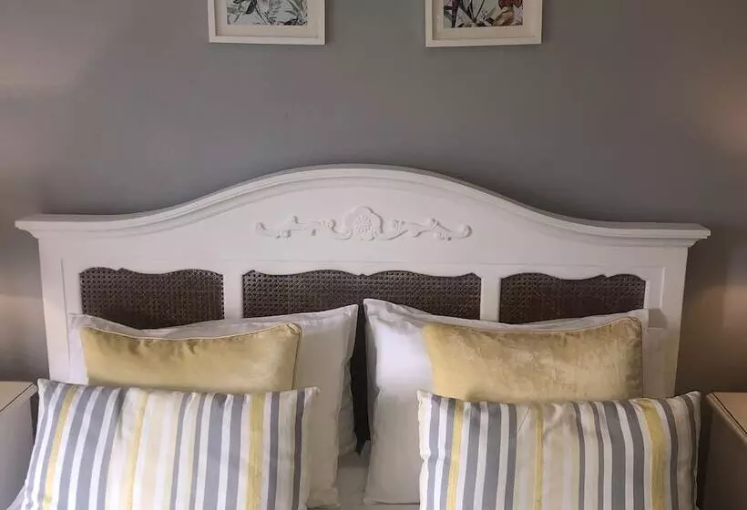 Отель White Lodge