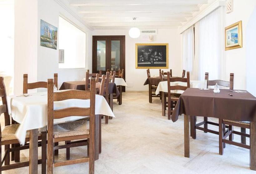 Отель Vecchia Marina