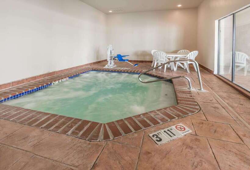 Отель Wingate By Wyndham New Braunfels