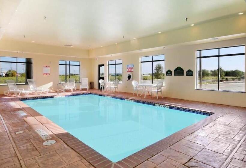 Отель Wingate By Wyndham New Braunfels