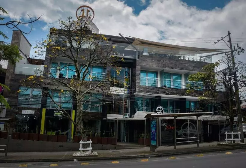 هتل Zi One Luxury