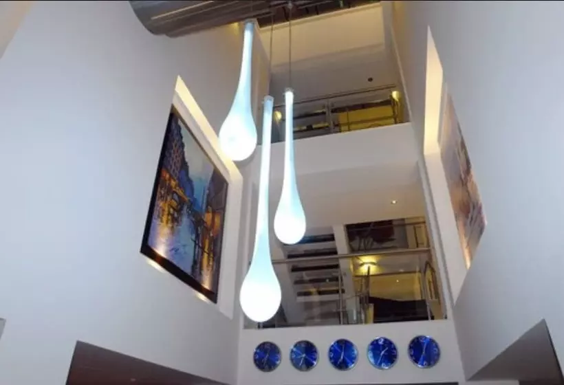 هتل Zi One Luxury