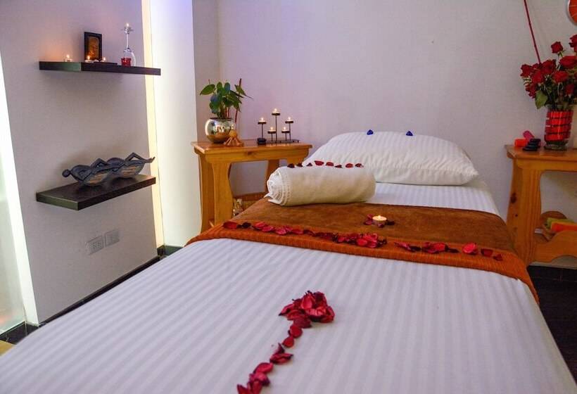 هتل Zi One Luxury