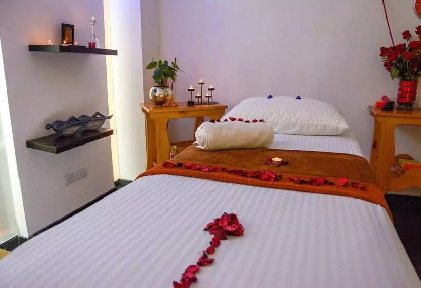 هتل Zi One Luxury