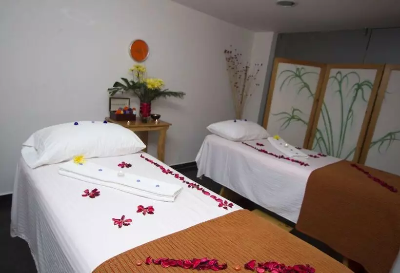 هتل Zi One Luxury