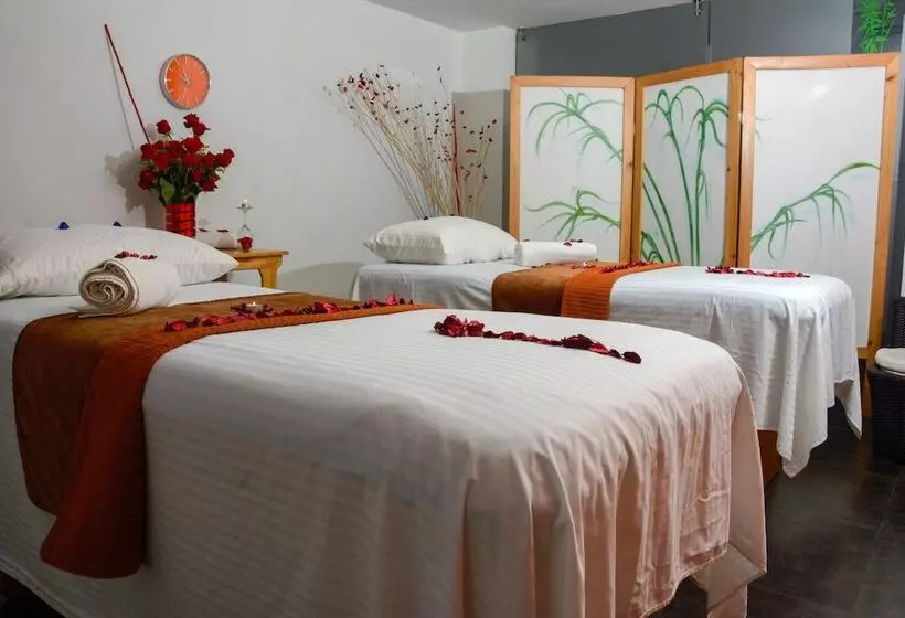 هتل Zi One Luxury