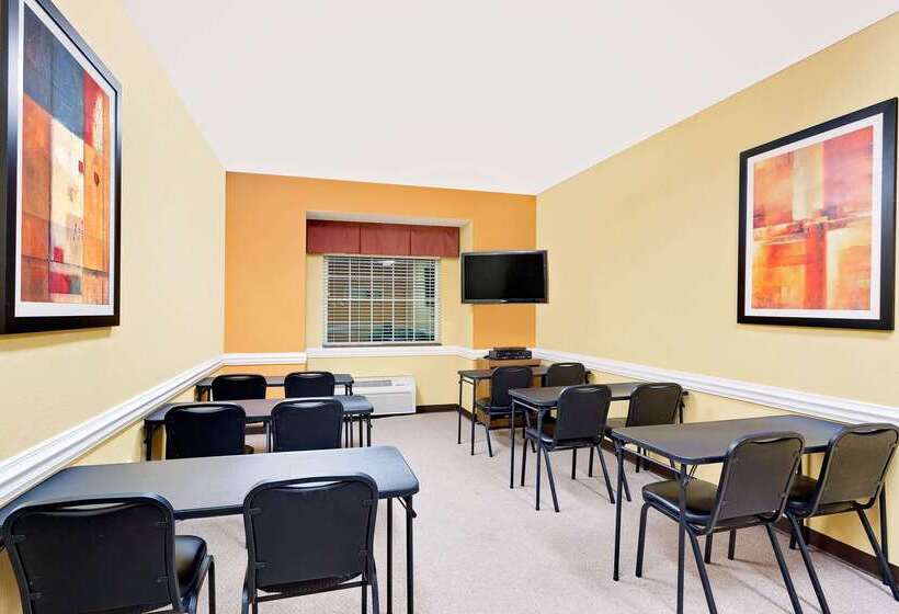 Microtel Inn & Suites By Wyndham Princeton