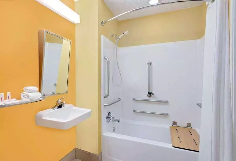 Microtel Inn & Suites By Wyndham Princeton