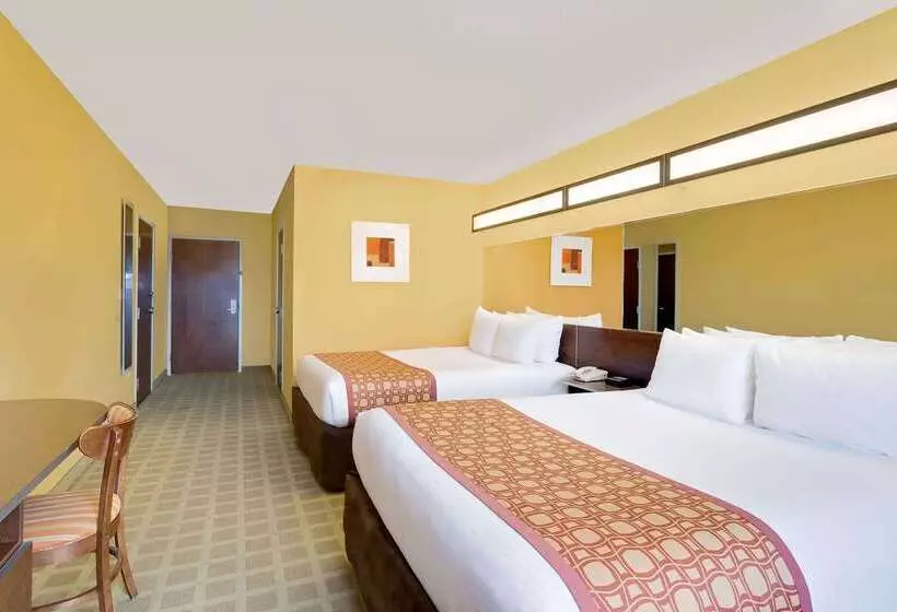 Microtel Inn & Suites By Wyndham Princeton