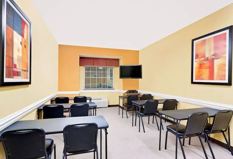 Microtel Inn & Suites By Wyndham Princeton