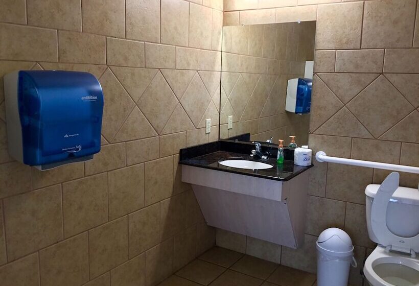 فندق على الطريق Days Inn By Wyndham Robstown