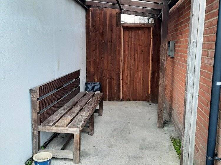 ベッドアンドブレックファースト Pebbles Guest House