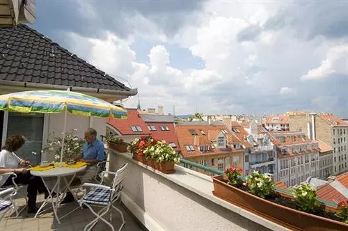 Boulevard City Panzió   Self Check In