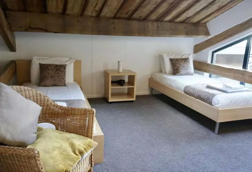 Fox Apartments
