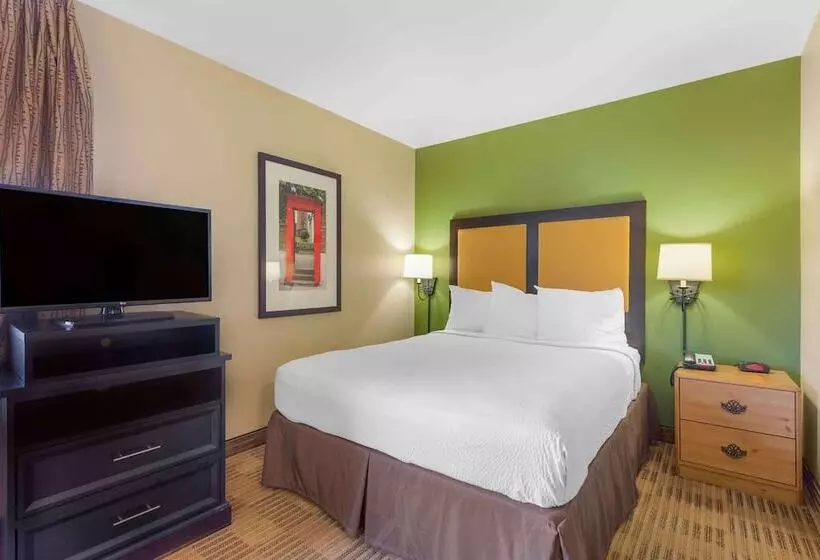 Отель Mainstay Suites Washington Dulles Airport