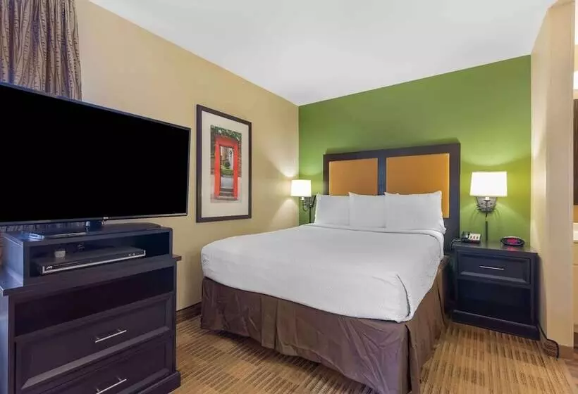 Отель Mainstay Suites Washington Dulles Airport