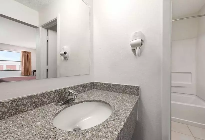 Отель Knights Inn Slaton