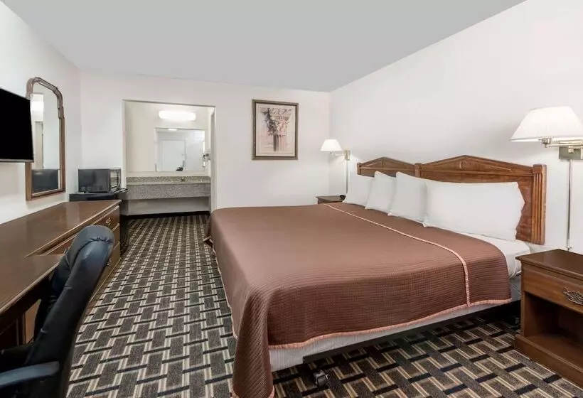 Отель Knights Inn Slaton